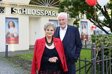 Theaterpremiere 'Der eingebildet Kranke' und 90. Geburtstag von Dieter Hallervorden in Berlin