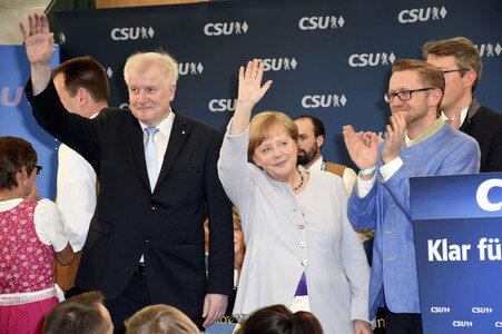 Angela Merkel besucht eine Festzeltveranstaltung der CSU in München
