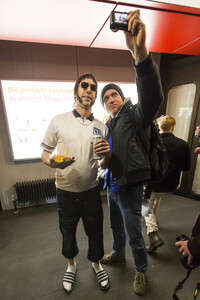 Sacha Baron Cohen bei seiner Ankunft in Berlin-Tegel