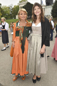 Regines Damenwiesn beim Oktoberfest 2025 in München