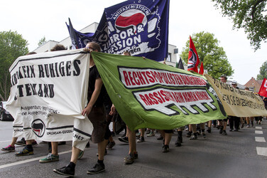 Gegen Lager, Asylgesetz und Nazibanden Demo in Berlin
