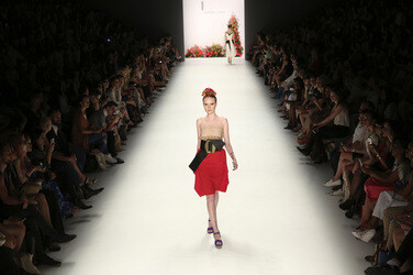 Rebekka Ruetz Fashion Show auf der Mercedes-Benz Fashion Week Spring/Summer 2016