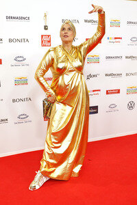 Goldene Bild der Frau 2025 in Hamburg