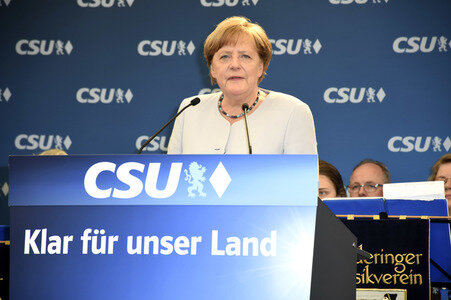 Angela Merkel besucht eine Festzeltveranstaltung der CSU in München