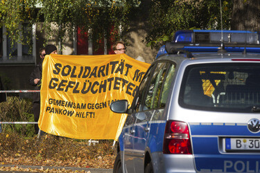 Demos an geplantem Flüchtlingsheim, Berlin
