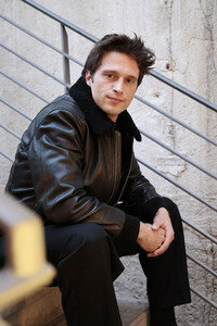 Ausstellungseröffnung 'Wer bist du in einem Raum, in dem du jeder sein kannst?' in Berlin