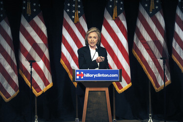 Hillary Clinton spricht in der New School in New York