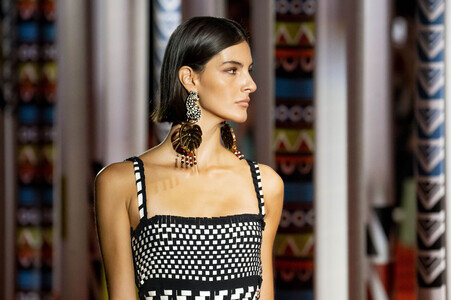 Dolores Cortés Fashion Show auf der Merceds-Benz Fashion Week M