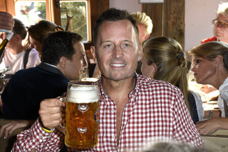 In Käfers Wiesn-Schänke beim Oktoberfest 2018 in München