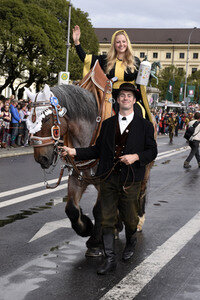 Oktoberfest Trachten- und Schützenzug 2018 in München