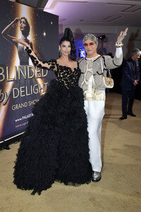 Weltpremiere der 'Blinded by Delight' Grand Show 2025 in Berlin
