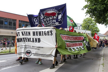 Gegen Lager, Asylgesetz und Nazibanden Demo in Berlin