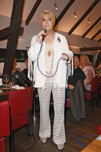 Weihnachts-Soirée mit Julian F. M. Stoeckel in Burg