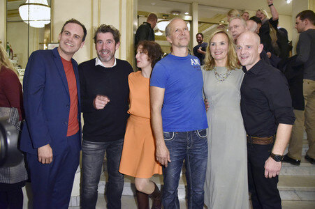 Theaterpremiere 'Und Gott sprach: Wir müssen reden!' in Berlin