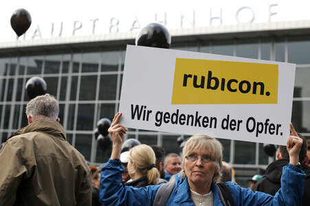 Mahnwache für die Opfer des Terror-Anschlags von Orlando in Köln