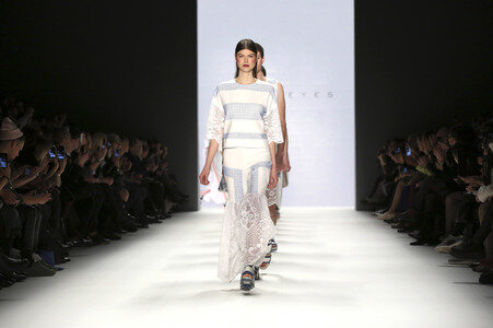 Xavi Reyes presented by Mercedes-Benz & Elle Fashion Show auf der Mercedes-Benz Fashion Week Autumn/Winter 2016 in Berlin