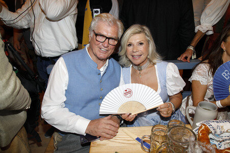 Wiesn Anstich im Schottenhamel Festzelt auf dem Oktoberfest 2025 in München