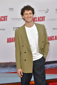 Filmpremiere 'Adams Acht' in Berlin