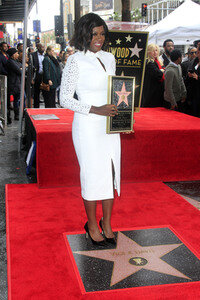 Viola Davis erhält einen Stern auf dem Hollywood Walk of Fame in Los Angeles