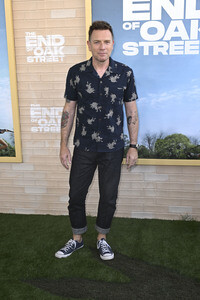 Filmpremiere 'The End of Oak Street' in Burbank