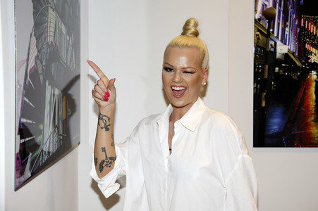 Vernissage der Fotoaustellung von Natascha Ochsenknecht in Berlin