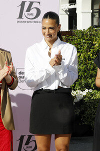 Photocall zum 15-jährigen Jubiläum des Designer Outlet Berlin in Wustermark