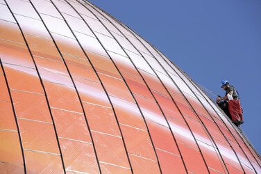 Zeiss-Großplanetarium wird zum 30m großen Burger, Berlin