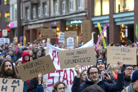 PRÜF! - Auftakt-Demo in Hamburg