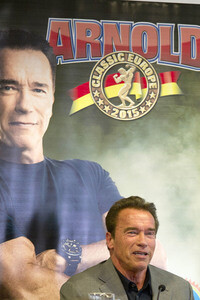 Arnold Schwarzenegger Pressekonferenz in Madrid