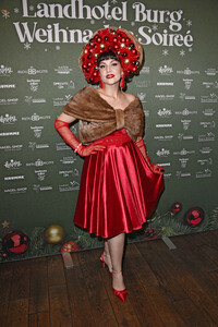 Weihnachts-Soirée mit Julian F. M. Stoeckel in Burg