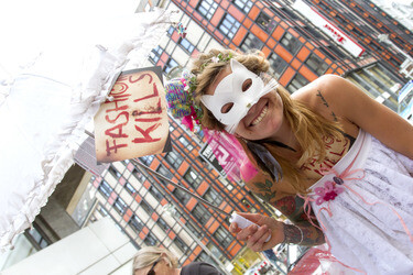Demoparade gegen Fashion Terror und für Faire Mode und Trashion, Berlin
