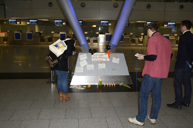 Flughafen Düsseldorf nach Flugzeugunglück