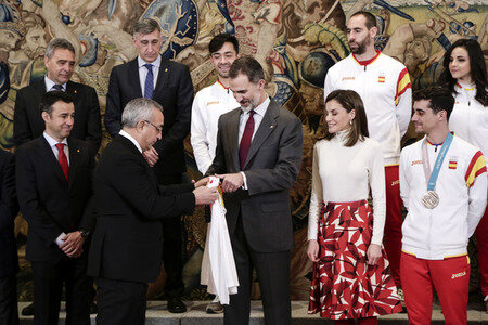 König Felipe und Königin Letizia empfangen das spanische Oympia-Team in Madrid