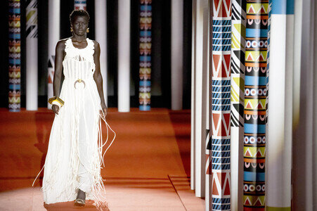 Dolores Cortés Fashion Show auf der Merceds-Benz Fashion Week M