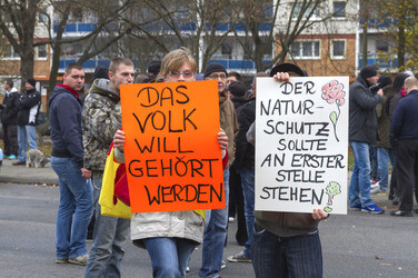 Neonazi-Demo gegen Flüchtlinge, Berlin