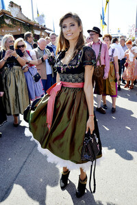 Damen-Wiesn 2015 von Unternehmerin Regine Sixt auf dem Oktoberfest in München