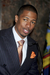 Nick Cannon erleuchtet das Empire State Building, New York