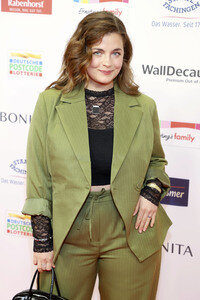 Goldene Bild der Frau 2025 in Hamburg