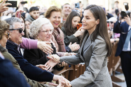 Königin Letizia von besucht die Universität Alcalá in Alcalá de Henares