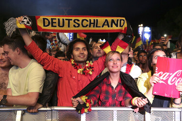 WM-Fanmeile beim Spiel Deutschland gegen Ghana, Berlin