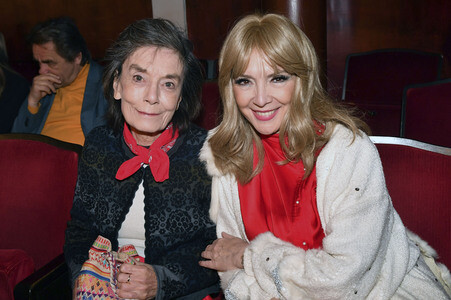 Theaterpremiere 'Wer schießt auf Frau Hummel?' in München