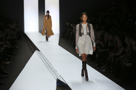 Dorothee Schumacher Fashion Show auf der Mercedes-Benz Fashion Week Autumn/Winter 2016 in Berlin