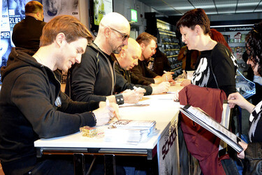 Eisbrecher Autogrammstunde, München
