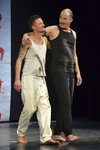 Premiere des Theaterstücks 'Zwei beste Freunde' in Ottobrunn