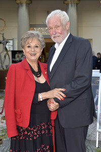 Theaterpremiere 'Der eingebildet Kranke' und 90. Geburtstag von Dieter Hallervorden in Berlin