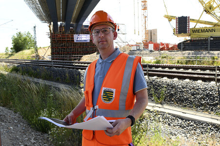 Arbeiten am Neubau der Brücke der B 101 bei Großenhain