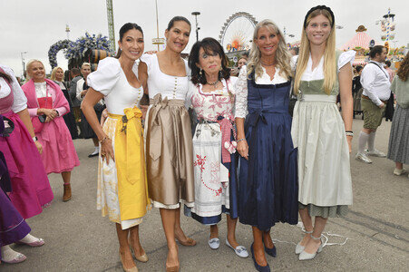 Regines Damenwiesn beim Oktoberfest 2025 in München