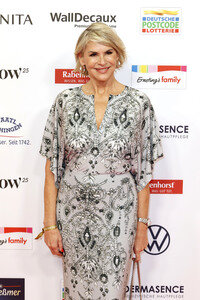 Goldene Bild der Frau 2025 in Hamburg