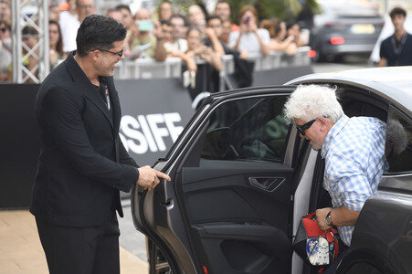 Ankunft von Pedro Almodóvar auf dem San Sebastian International Film Festival 2025