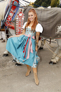 Regines Damenwiesn beim Oktoberfest 2025 in München